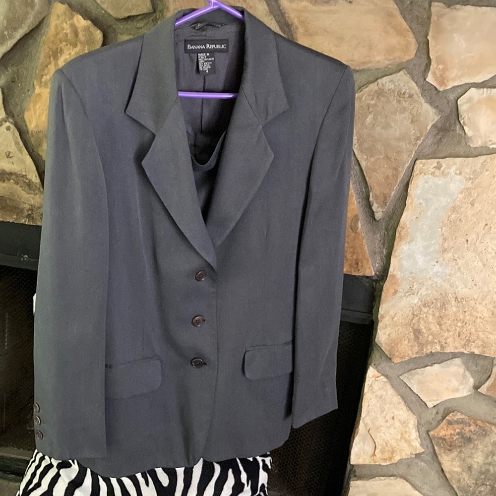 Banana Republic 2piece suit~ fully lined in a beautiful grey slate. NWOT